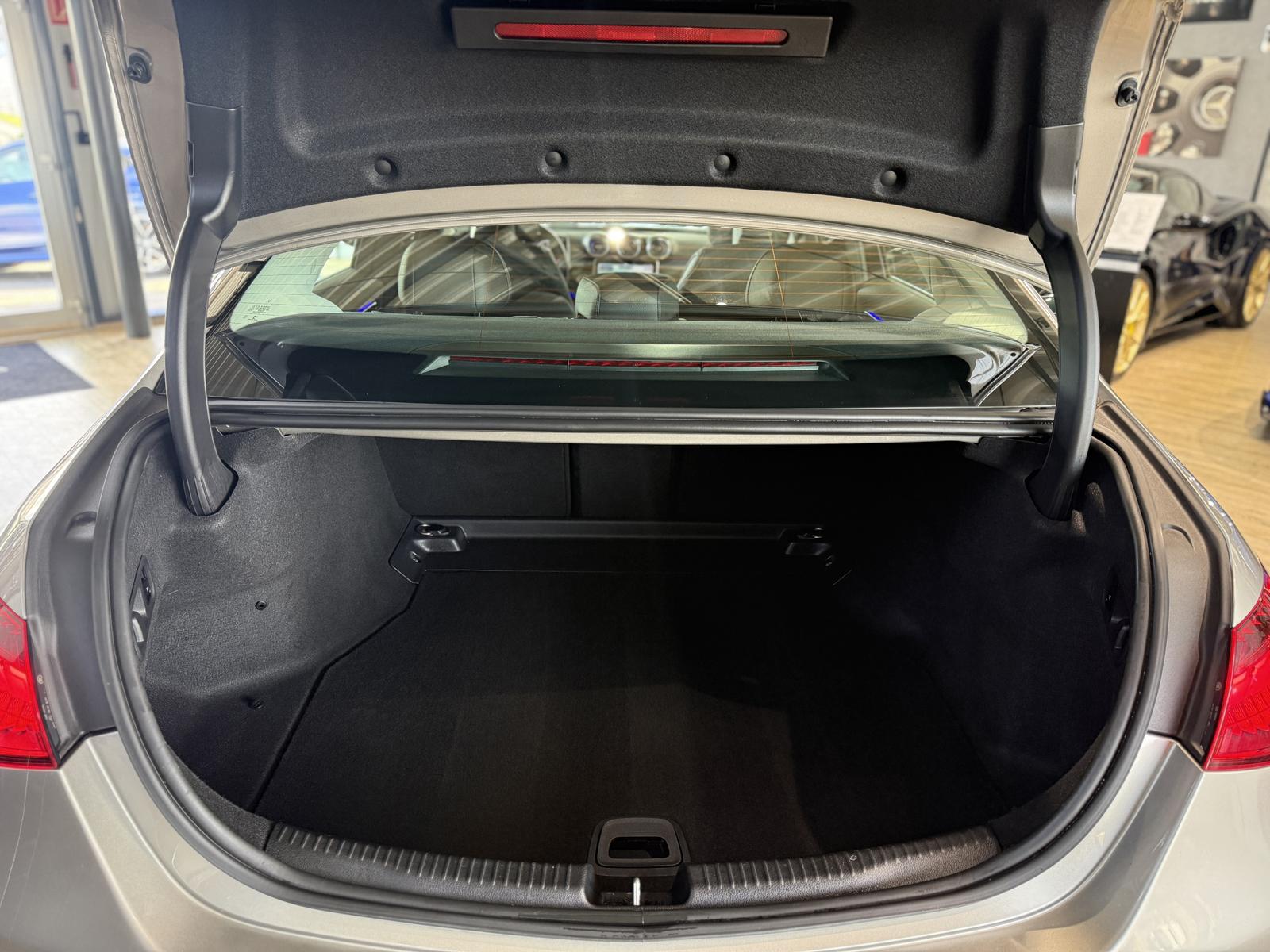 Mercedes-Benz C 200 AVANTGARDE Sedan