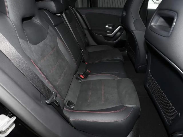 Mercedes-Benz CLA 200 AMG Line Coupé