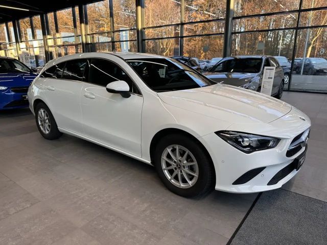 Mercedes-Benz CLA 180 CLA 180 d Shooting Brake