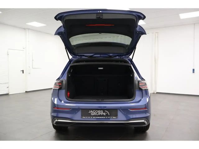 Volkswagen Golf 1.5 TSI Golf VIII