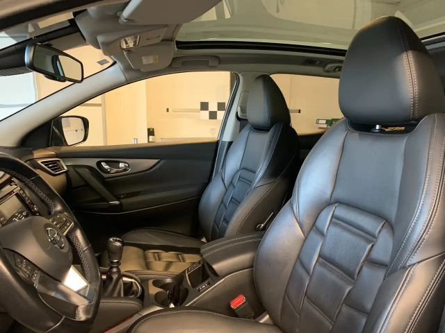 Nissan Qashqai Akari 1,3 Leder/Navi/SHZ/Pano/CarPlay