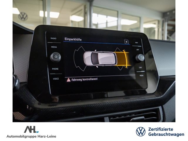 Volkswagen T-Cross TSI+ALU 17''+AHK+EINPARKHILFE+APP CONNECT+KLIMA+SITZHEIZUNG+LED