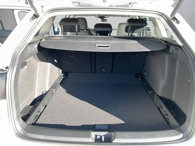 Volkswagen Golf Business DSG Variant