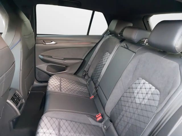 Volkswagen Golf 1.5 eTSI DSG R-Line