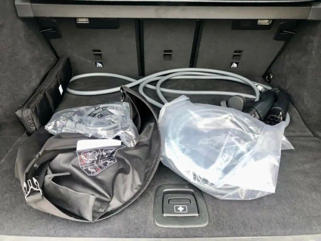 BMW 330 330e M-Sport