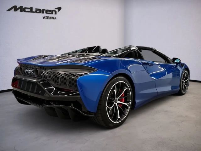 McLaren Artura Spider