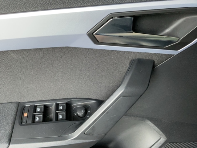 Seat Ibiza 1,0 TSI LED LICHT+NAVI+KAMERA+VIRTUAL+KESSY+ACC+PDC+SITZHZG+KLIMAAUT+NS LEDER ALU