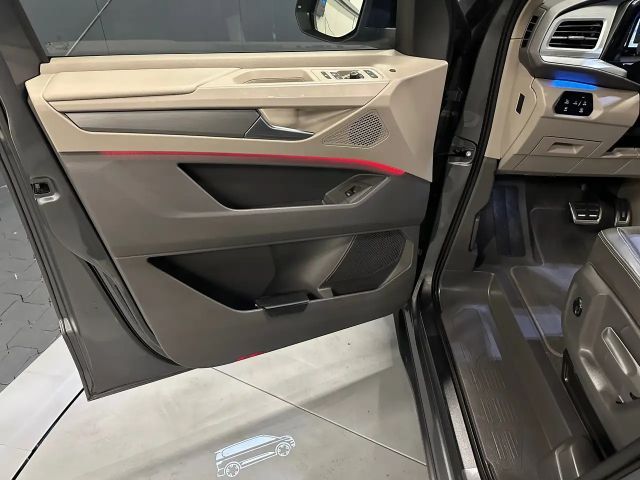 Volkswagen Multivan Lang Style T7