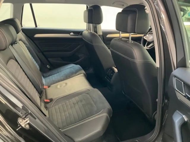 Volkswagen Passat 1.5 TSI Elegance Elegance