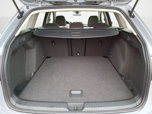 Volkswagen Golf Life Variant