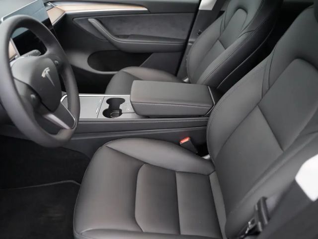 Tesla Model Y AWD Long Range