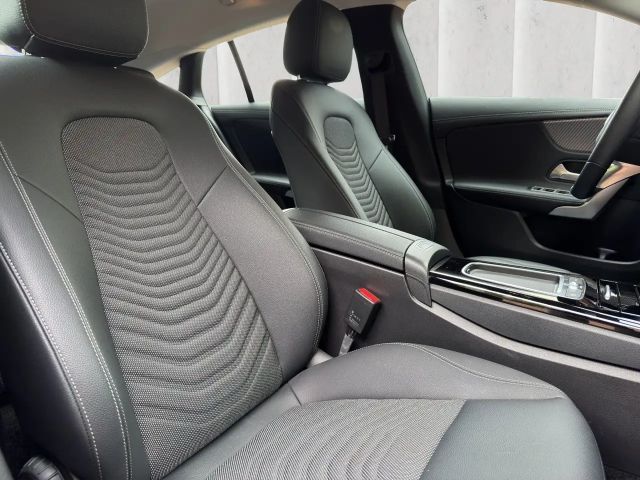 Mercedes-Benz CLA 180 Progressive