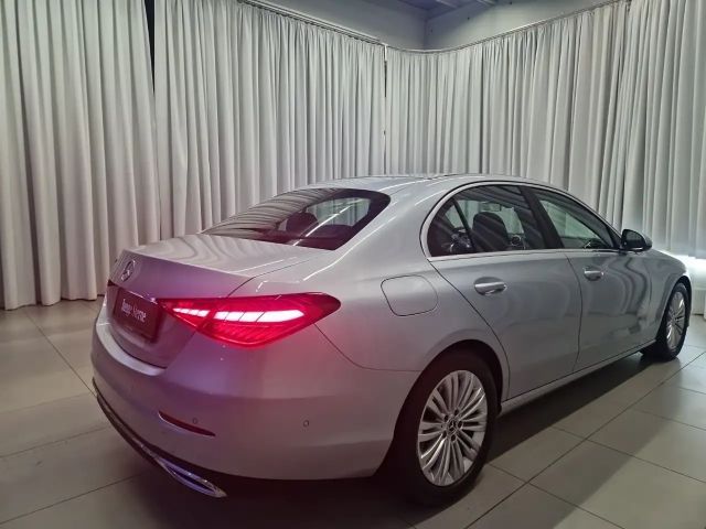 Mercedes-Benz C 200 C 200 d Sedan