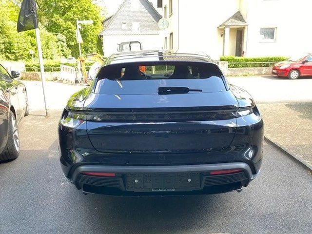 Porsche Taycan 4 Cross Turismo