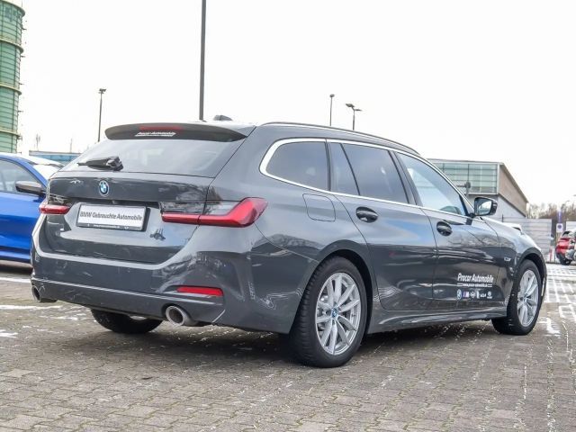 BMW 330 330e Touring xDrive