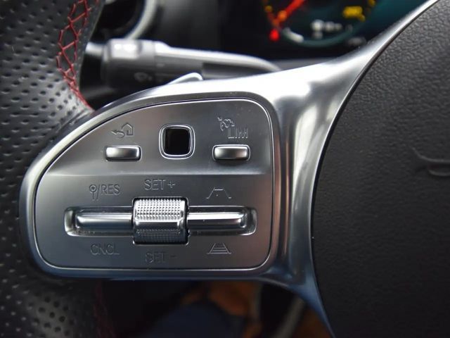 Mercedes-Benz A 250 A 250 e AMG Line