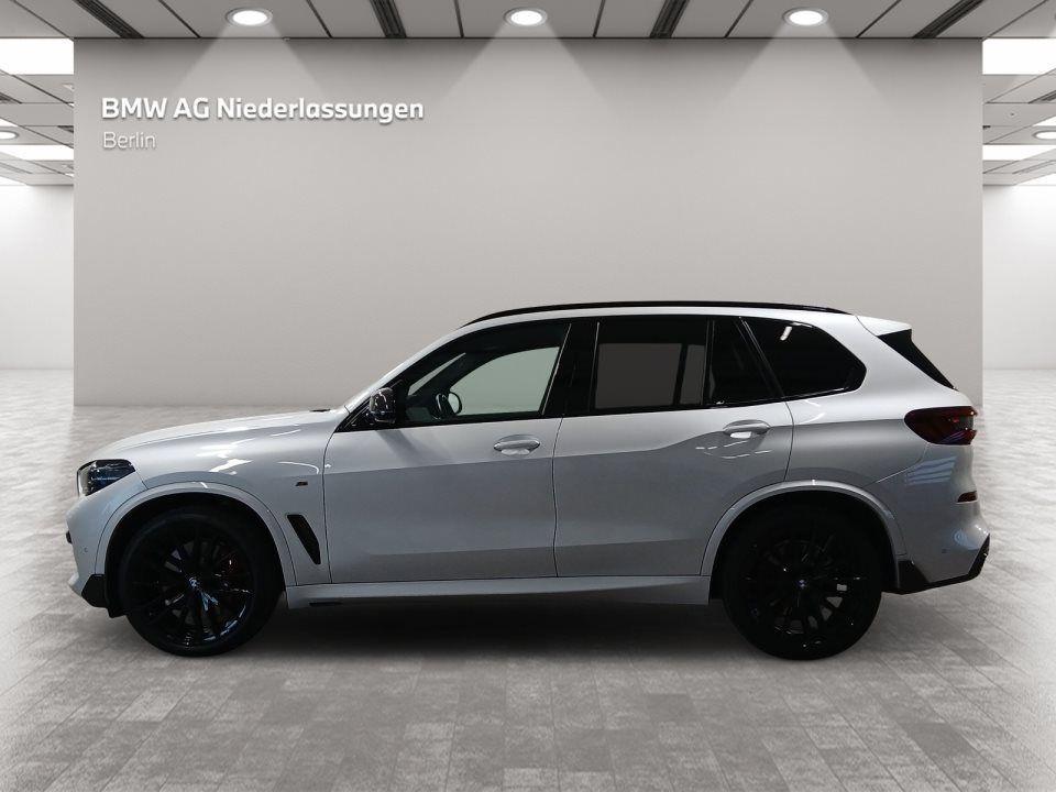 BMW X5 M50i