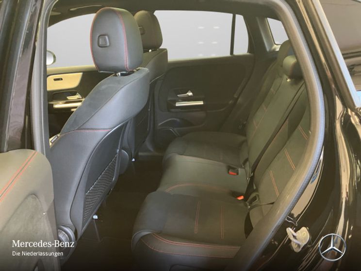 Mercedes-Benz GLA 180 AMG Line