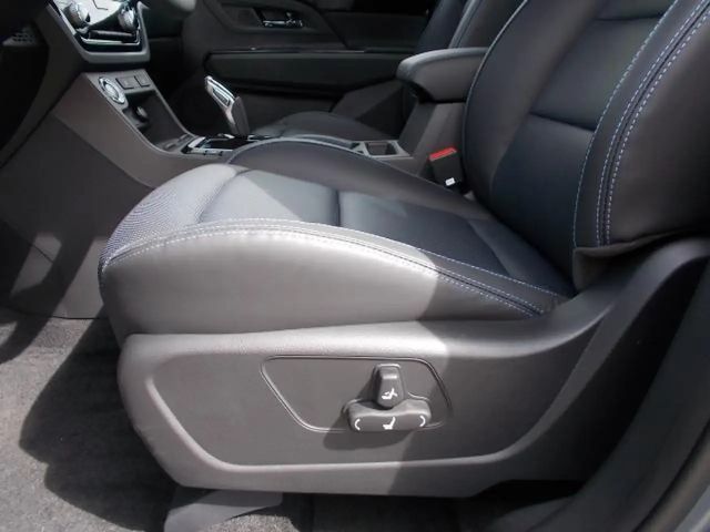 SsangYong Korando e-MOTION Titanium Leder LED Navigation