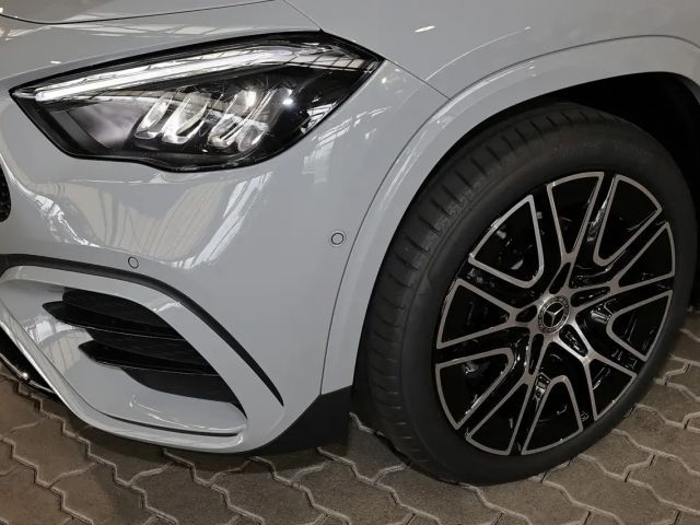 Mercedes-Benz GLA 200 AMG Line