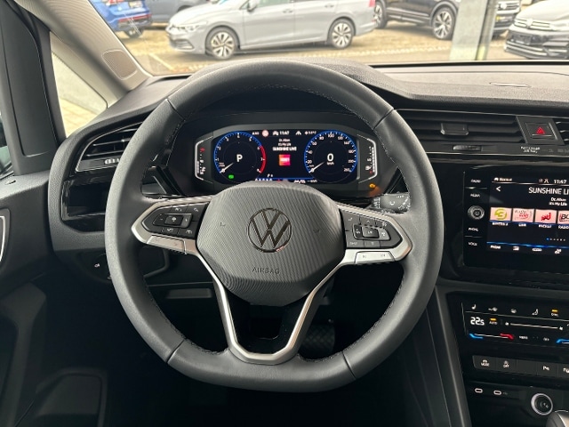 Volkswagen Touran 1.5 TSI DSG R-Line