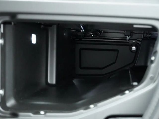 Land Rover Defender 3.0 Dynamic SE