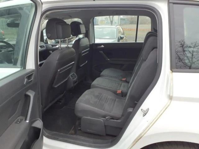 Volkswagen Touran 2.0 TDI DSG IQ.Drive