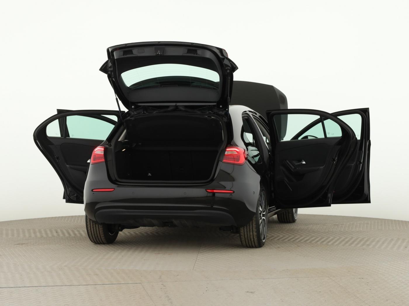 Mercedes-Benz A 250 A 250 e