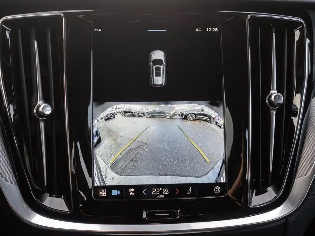 Volvo V60 Cross Country AWD Plus