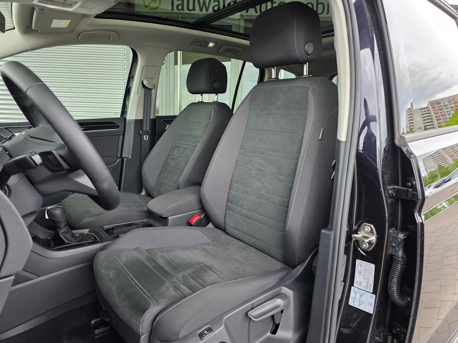 Volkswagen Touran 1.5 TSI DSG IQ.Drive R-Line