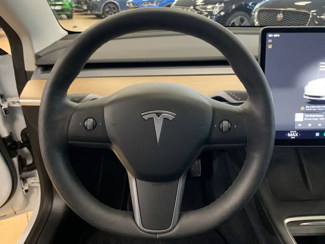 Tesla Model 3 RWD