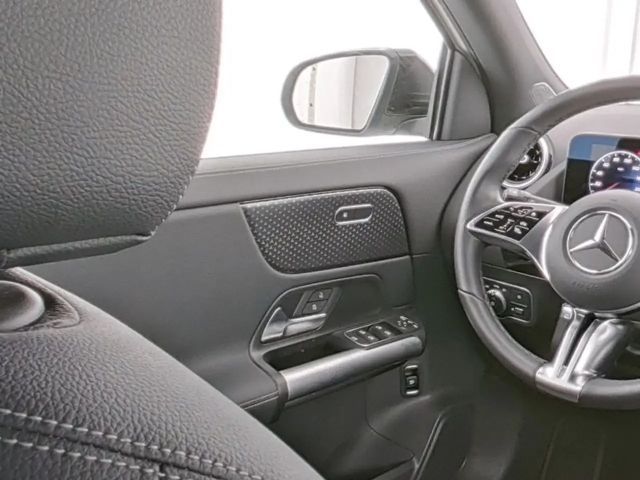 Mercedes-Benz GLA 180 Progressive