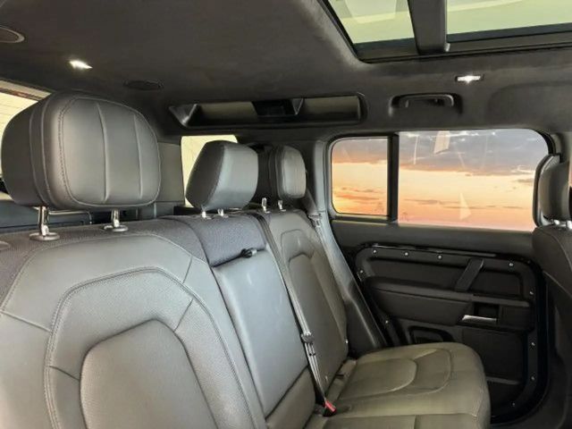 Land Rover Defender 110 Black Pack D300