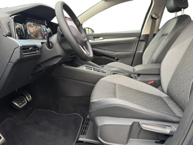 Volkswagen Golf 1.5 eTSI DSG Variant