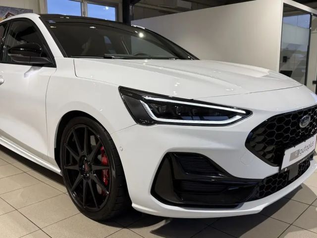 Ford Focus ST Line