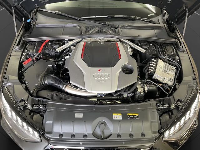 Audi RS4 Avant Competition