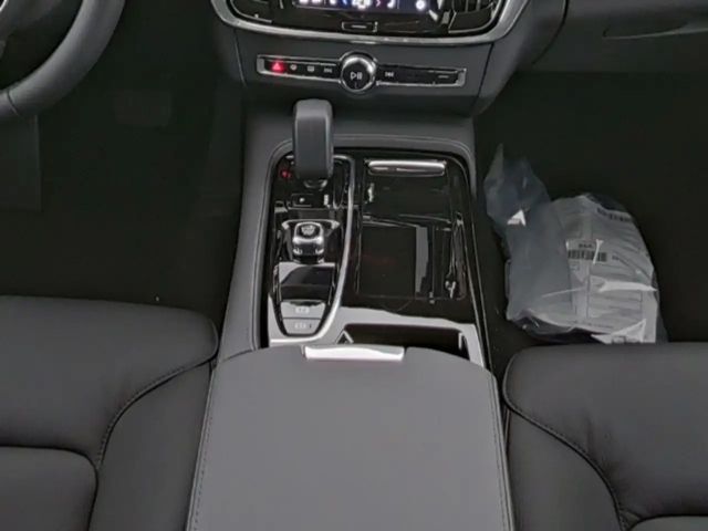 Volvo V90 Core T6