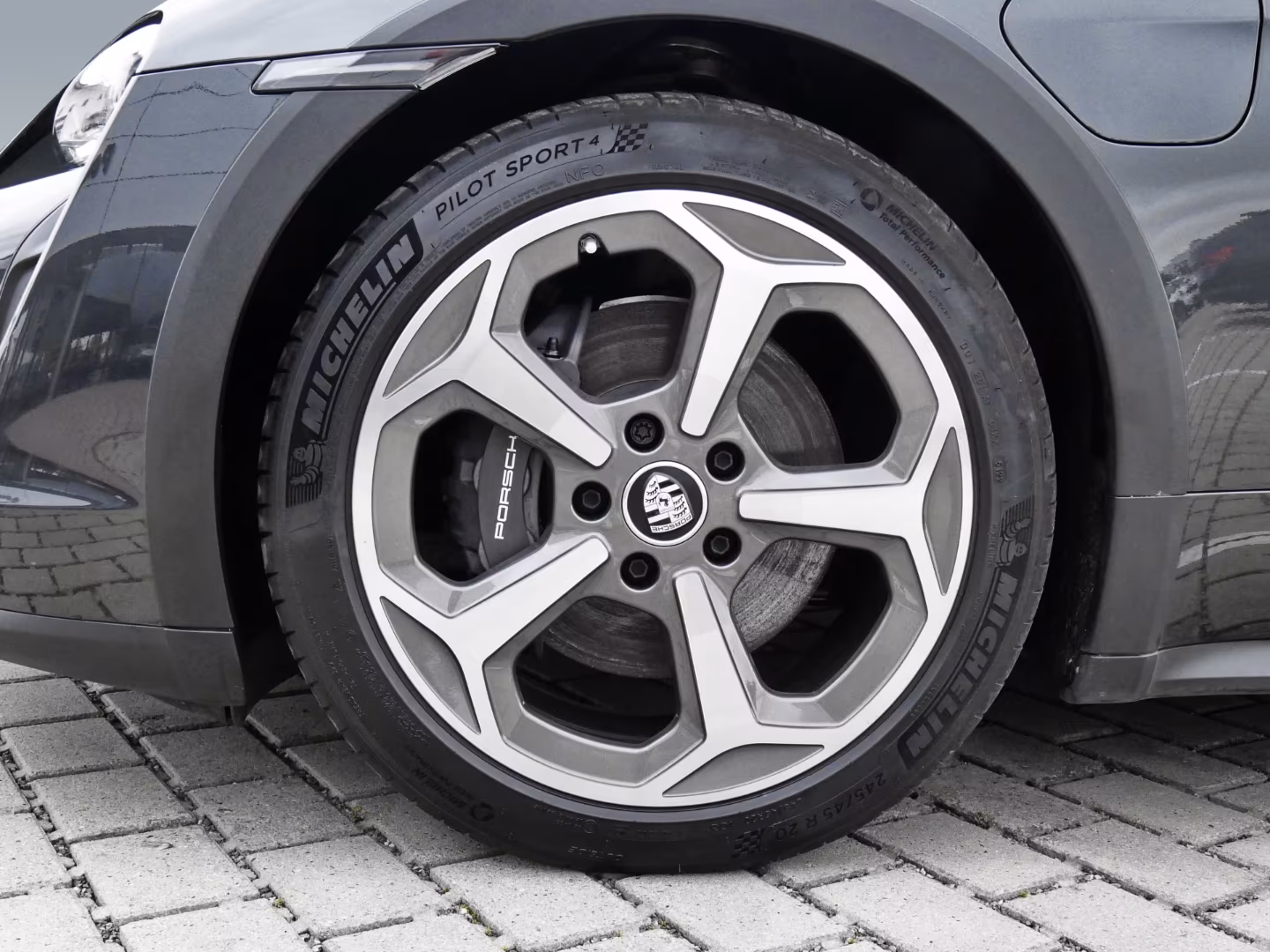 Porsche Taycan 4 Cross Turismo