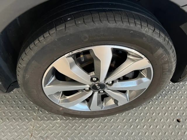 Kia Stonic KIA Stonic Silber1,2