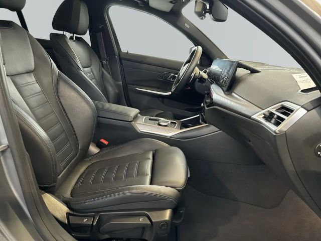 BMW 330 330i M-Sport Sedan xDrive