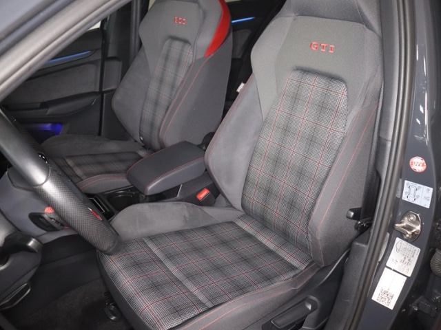 Volkswagen Golf 2.0 TSI DSG