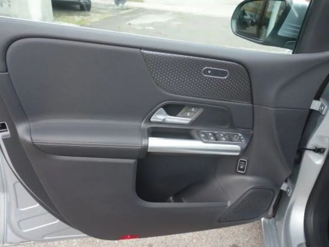 Mercedes-Benz B 180 Progressive