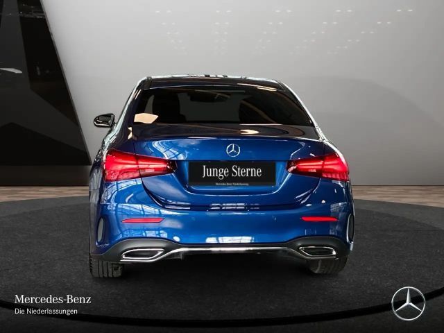 Mercedes-Benz A 220 4MATIC AMG Line