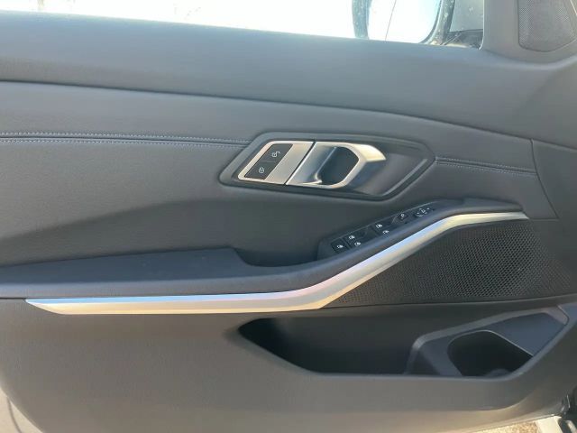 BMW 320 320d M-Sport Sedan