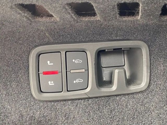 Audi RS Q8 DYNAMIK*ABT*KERAMIK*MATRIX*STHZG*SITZKL*23''