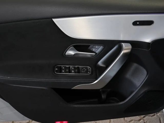 Mercedes-Benz A 200 AMG Line