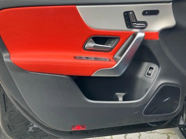 Mercedes-Benz A 250 A 250 e AMG Line