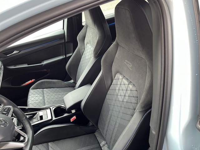 Volkswagen Golf 1.5 TSI R-Line Variant