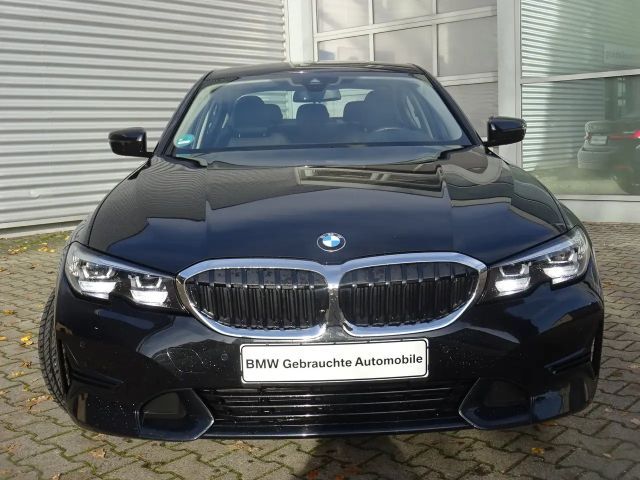 BMW 320 320i Sedan Sport Line