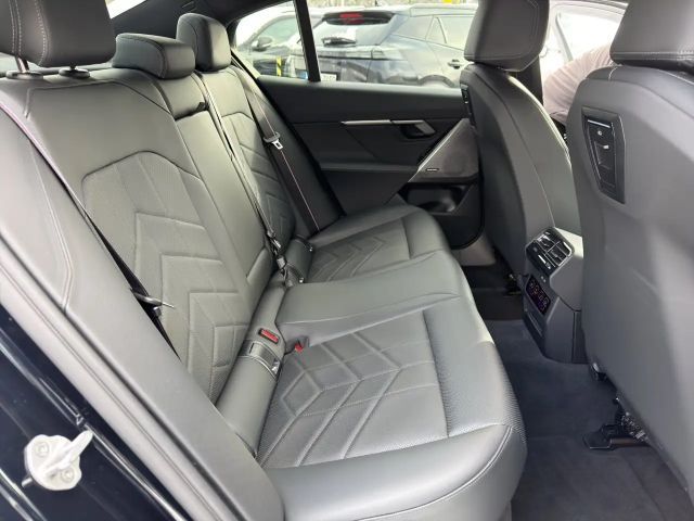 BMW 520 520d M-Sport Sedan